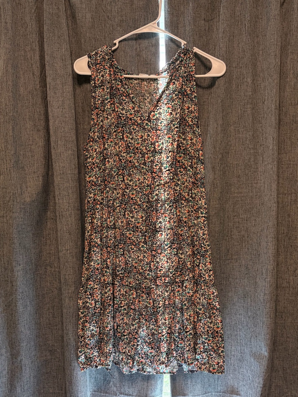 GAP Floral Short Sleeve Blouse in Teal, Coral, Black